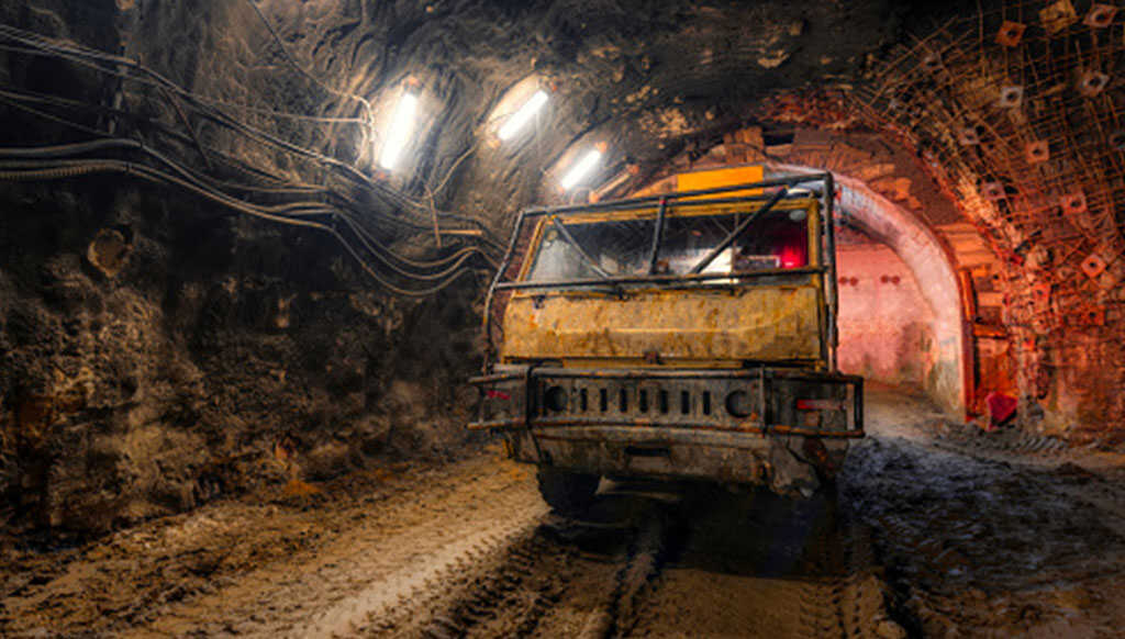Top Family Activities in Idaho: Fun Things to Do in Wallace with Kids 5 Sierra Silver Mining Tour in Wallace